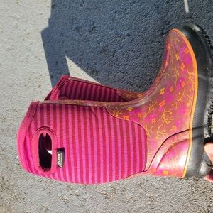 Girls pink flower bogs